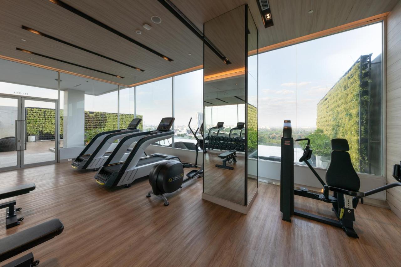 Centre Point Hotel Terminal21 Korat Nakhonratchasima Zewnętrze zdjęcie The gym at the hotel