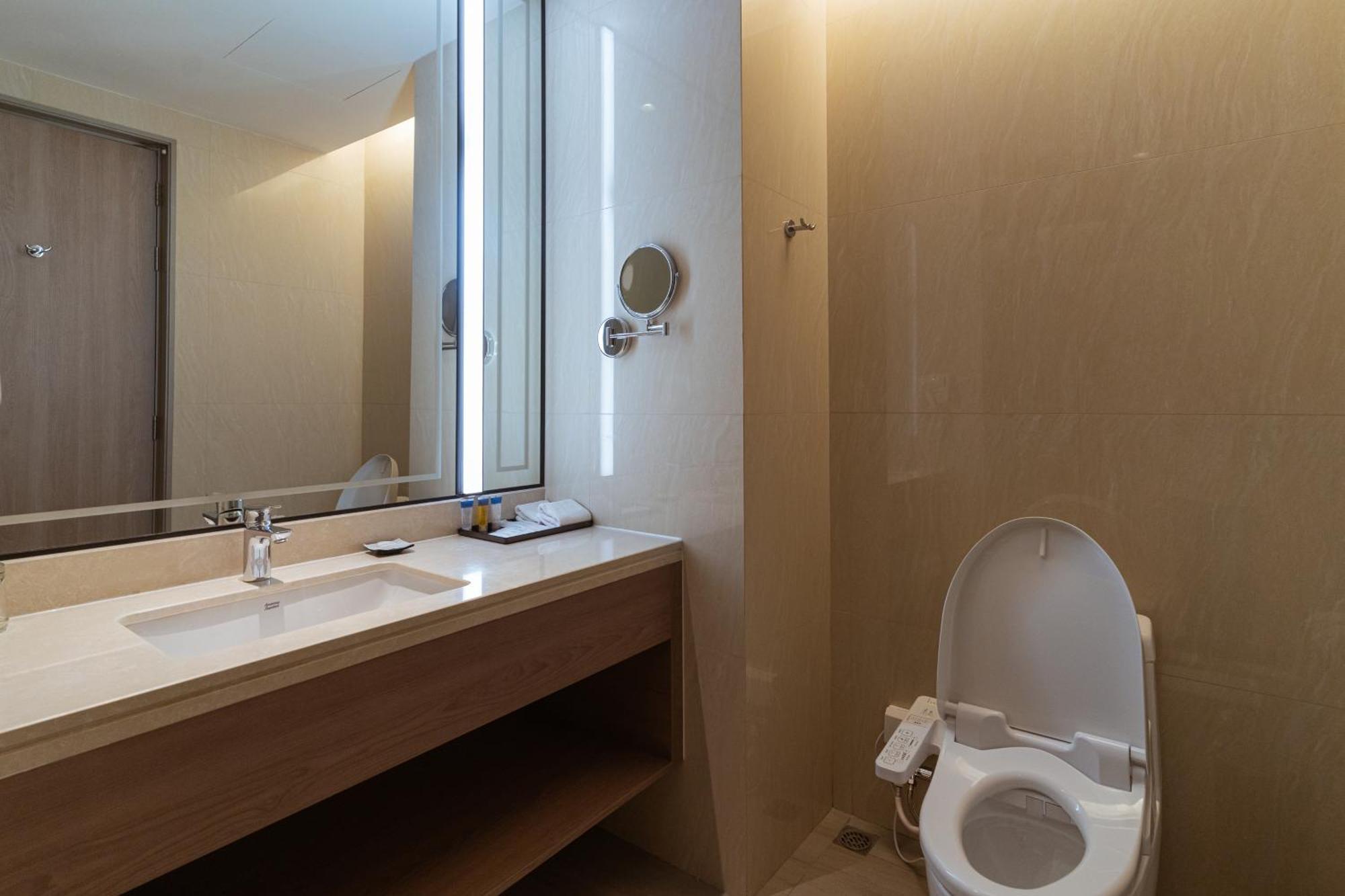 Centre Point Hotel Terminal21 Korat Nakhonratchasima Zewnętrze zdjęcie Bathroom